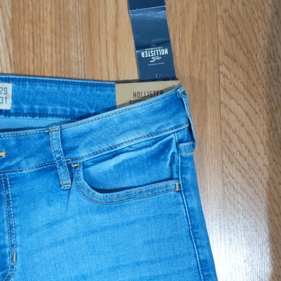 NWT. Ladies Hollister jeans Sz. 9 W 29 " x L 31" - Picture 5 of 12